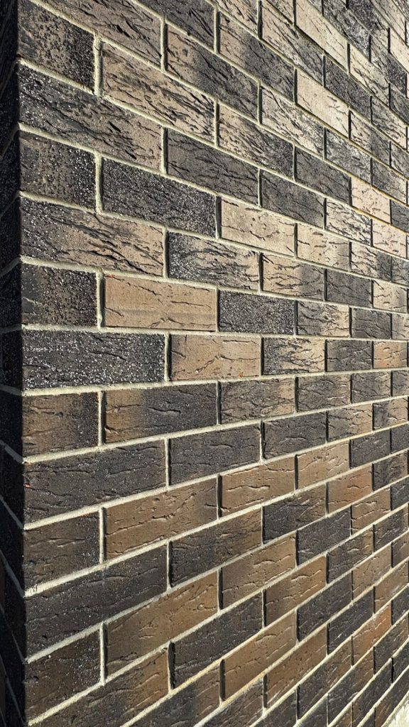 Кирпич лицевой Бавария Дарк 1.4НФ ГОСТ – Строймарт-Ю фото