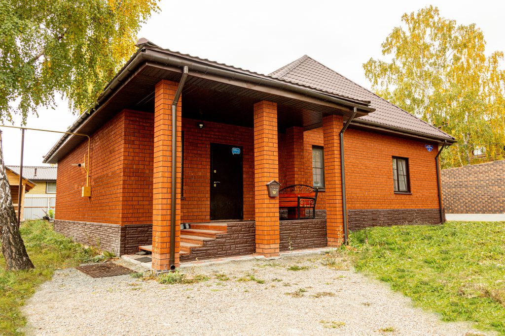 Кирпич лицевой Красный Велюр Меланж 1.4НФ ГОСТ – Строймарт-Ю фото